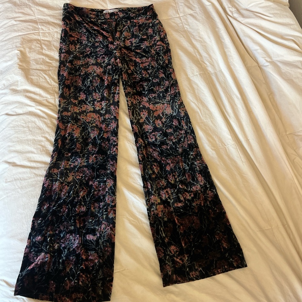 Zara Black Floral Velvet Pants